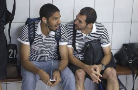 Wallace e Danilo nos vestirios antes da partida entre FIGUEIRENSE/SC x CORINTHIANS/SP, realizada esta tarde no estdio Orlando Scarpelli, vlida pela 37 rodada do Campeonato Brasileiro de 2011. Florianpolis/Brasil