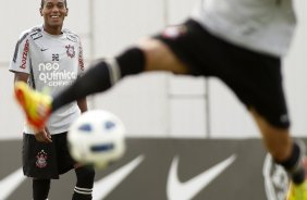 Ednilson do Corinthians durante treino realizado no CT Joaquim Grava
