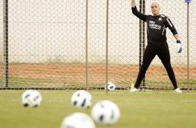 O goleiro Julio Cesar do Corinthians durante treino realizado no CT Joaquim Grava