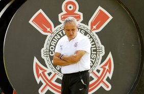 O técnico Tite do Corinthians durante treino realizado no CT Joaquim Grava