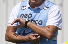 Tite durante o treino desta manh no CT Joaquim Grava, no Parque Ecolgico do Tiete, o prximo jogo ser contra o Palmeiras, domingo, dia 04/12, no estdio do Pacaembu, vlida pela 38 rodada, a ltima, do Brasileiro 2011