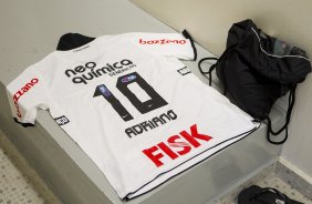 Camisa de Adriano nos vestirios antes da partida entre Corinthians x Palmeiras, realizada esta tarde no estdio do Pacaembu, vlida pela 38 rodada do Campeonato Brasileiro de 2011