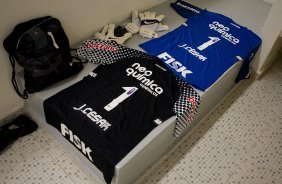 Camisas de Julio Cesar nos vestiários antes da partida entre Corinthians x Palmeiras, realizada esta tarde no estádio do Pacaembu, válida pela 38ª rodada do Campeonato Brasileiro de 2011