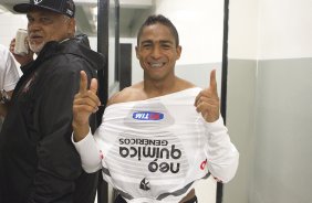 Jorge Henrique comemoram o titulo nos vestirios antes da partida entre Corinthians x Palmeiras, realizada esta tarde no estdio do Pacaembu, vlida pela 38 rodada do Campeonato Brasileiro de 2011