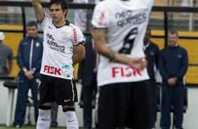 Um minuto de silencio em homenagem a Socrates durante a partida entre Corinthians x Palmeiras, realizada esta tarde no estdio do Pacaembu, vlida pela 38 rodada do Campeonato Brasileiro de 2011