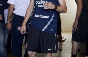 Chicão nos vestiários antes da partida entre Flamengo x Corinthians, jogo amistoso realizado esta tarde no estádio do Café, em Londrina/PR, abertura da temporada 2012. Londrina-PR/Brasil