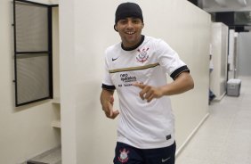 Welder nos vestirios antes da partida entre Corinthians x Portuguesa, realizada esta noite no estdio do Pacaembu, no jogo da entrega das faixas ao campeo Brasileiro Corinthians, e ao Campeo da Serie B, Portuguesa