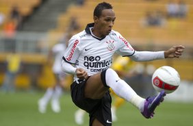 Liedson durante a partida entre Corinthians x Mirassol/SP, realizada esta tarde no estdio do Pacaembu, jogo de abertura do Campeonato Paulista 2012