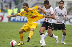 Xuxa; Alex e Paulo Andr durante a partida entre Corinthians x Mirassol/SP, realizada esta tarde no estdio do Pacaembu, jogo de abertura do Campeonato Paulista 2012