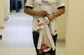 Chico nos vestirios antes da partida entre Corinthians x Linense, realizada esta tarde no estdio do Pacaembu, pela 3 rodada do Campeonato Paulista de 2012
