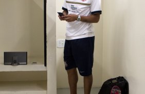 Emerson nos vestirios antes da partida entre Corinthians x Linense, realizada esta tarde no estdio do Pacaembu, pela 3 rodada do Campeonato Paulista de 2012