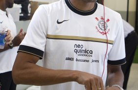 Luis Ramirez nos vestiários antes da partida entre Corinthians x Bragantino/SP, realizada esta tarde no estádio do Pacaembu, pela 5ª rodada do Campeonato Paulista de 2012