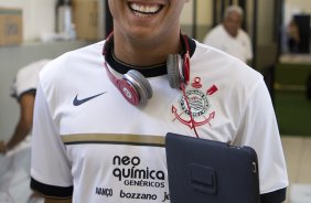 Ramon que volta ao time titular nos vestiários antes da partida entre Corinthians x Bragantino/SP, realizada esta tarde no estádio do Pacaembu, pela 5ª rodada do Campeonato Paulista de 2012