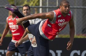 Adriano durante o treino desta tarde no CT Joaquim Grava, no Parque Ecolgico do Tiete. O prximo jogo da equipe ser amanh, quarta-feira, dia 08/02, contra o Mogi Mirim, no Estdio Romildo Vitor Gomes Ferreira, pela 6 rodada do Campeonato Paulista 2012