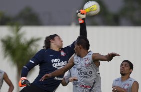 Cassio, goleiro, e Liedson durante o treino desta tarde no CT Joaquim Grava, no Parque Ecolgico do Tiete. O prximo jogo da equipe ser amanh, quarta-feira, dia 08/02, contra o Mogi Mirim, no Estdio Romildo Vitor Gomes Ferreira, pela 6 rodada do Campeonato Paulista 2012