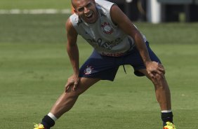 Emerson durante o treino desta tarde no CT Joaquim Grava, no Parque Ecolgico do Tiete. O prximo jogo da equipe ser amanh, quarta-feira, dia 08/02, contra o Mogi Mirim, no Estdio Romildo Vitor Gomes Ferreira, pela 6 rodada do Campeonato Paulista 2012