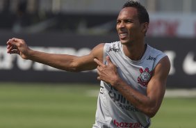 Liedson durante o treino desta tarde no CT Joaquim Grava, no Parque Ecolgico do Tiete. O prximo jogo da equipe ser amanh, quarta-feira, dia 08/02, contra o Mogi Mirim, no Estdio Romildo Vitor Gomes Ferreira, pela 6 rodada do Campeonato Paulista 2012