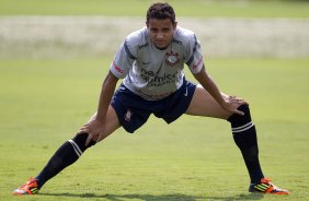 O lateral Welder que volta ao time titular no lugar de Alessandro, durante o treino desta tarde no CT Joaquim Grava, no Parque Ecolgico do Tiete. O prximo jogo da equipe ser amanh, quarta-feira, dia 08/02, contra o Mogi Mirim, no Estdio Romildo Vitor Gomes Ferreira, pela 6 rodada do Campeonato Paulista 2012