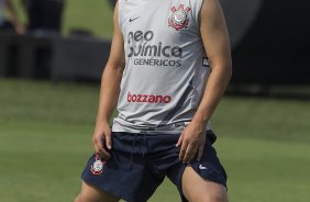 O recem contratato Douglas durante o treino desta tarde no CT Joaquim Grava, no Parque Ecolgico do Tiete. O prximo jogo da equipe ser amanh, quarta-feira, dia 08/02, contra o Mogi Mirim, no Estdio Romildo Vitor Gomes Ferreira, pela 6 rodada do Campeonato Paulista 2012