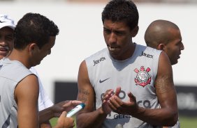 Ramon e Paulinho durante o treino desta tarde no CT Joaquim Grava, no Parque Ecolgico do Tiete. O prximo jogo da equipe ser amanh, quarta-feira, dia 08/02, contra o Mogi Mirim, no Estdio Romildo Vitor Gomes Ferreira, pela 6 rodada do Campeonato Paulista 2012