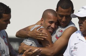 Ramon; Emerson e Luis Ramirez durante o treino desta tarde no CT Joaquim Grava, no Parque Ecolgico do Tiete. O prximo jogo da equipe ser amanh, quarta-feira, dia 08/02, contra o Mogi Mirim, no Estdio Romildo Vitor Gomes Ferreira, pela 6 rodada do Campeonato Paulista 2012