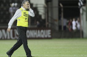O tcnico Tite do Corinthians durante partida vlida pelo Campeonato Paulista realizado no estdio Estdio Romildo Vitor Gomes Ferreira. Mogi-Mirim/SP, Brasil