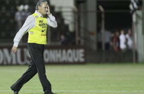 O tcnico Tite do Corinthians durante partida vlida pelo Campeonato Paulista realizado no estdio Estdio Romildo Vitor Gomes Ferreira. Mogi-Mirim/SP, Brasil