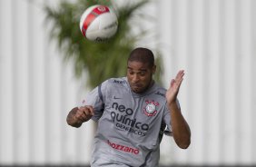 Adriano durante o treino desta tarde no CT Joaquim Grava, no Parque Ecolgico do Tiete. O prximo jogo da equipe ser domingo, dia 12/02, contra o So Paulo, no Pacaembu, pela 7 rodada do Campeonato Paulista 2012