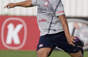 Adriano durante o treino desta tarde no CT Joaquim Grava, no Parque Ecolgico do Tiete. O prximo jogo da equipe ser domingo, dia 12/02, contra o So Paulo, no Pacaembu, pela 7 rodada do Campeonato Paulista 2012