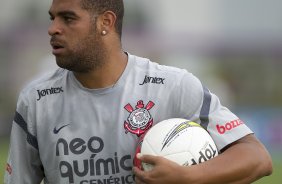 Adriano durante o treino desta tarde no CT Joaquim Grava, no Parque Ecolgico do Tiete. O prximo jogo da equipe ser domingo, dia 12/02, contra o So Paulo, no Pacaembu, pela 7 rodada do Campeonato Paulista 2012