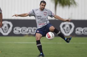 Danilo durante o treino desta tarde no CT Joaquim Grava, no Parque Ecolgico do Tiete. O prximo jogo da equipe ser domingo, dia 12/02, contra o So Paulo, no Pacaembu, pela 7 rodada do Campeonato Paulista 2012