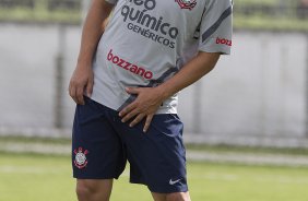 Douglas durante o treino desta tarde no CT Joaquim Grava, no Parque Ecolgico do Tiete. O prximo jogo da equipe ser domingo, dia 12/02, contra o So Paulo, no Pacaembu, pela 7 rodada do Campeonato Paulista 2012