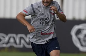 Douglas durante o treino desta tarde no CT Joaquim Grava, no Parque Ecolgico do Tiete. O prximo jogo da equipe ser domingo, dia 12/02, contra o So Paulo, no Pacaembu, pela 7 rodada do Campeonato Paulista 2012