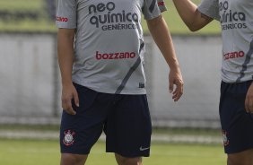 Douglas e Fabio Santos durante o treino desta tarde no CT Joaquim Grava, no Parque Ecolgico do Tiete. O prximo jogo da equipe ser domingo, dia 12/02, contra o So Paulo, no Pacaembu, pela 7 rodada do Campeonato Paulista 2012