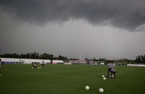 Temporal se armando durante o treino desta tarde no CT Joaquim Grava, no Parque Ecolgico do Tiete. O prximo jogo da equipe ser domingo, dia 12/02, contra o So Paulo, no Pacaembu, pela 7 rodada do Campeonato Paulista 2012