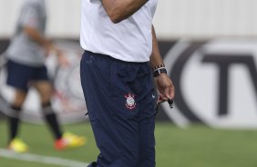 Tite durante o treino desta tarde no CT Joaquim Grava, no Parque Ecolgico do Tiete. O prximo jogo da equipe ser domingo, dia 12/02, contra o So Paulo, no Pacaembu, pela 7 rodada do Campeonato Paulista 2012