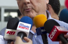 Mario Gobbi, presidente do Corinthians eleito ontem, nos vestirios antes da partida entre Corinthians x So Paulo, realizada esta tarde no estdio do Pacaembu, pela 7 rodada do Campeonato Paulista de 2012