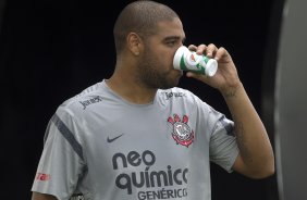Adriano durante o treino desta manh no CT Joaquim Grava, no Parque Ecolgico do Tiete. O prximo jogo da equipe ser quarta-feira, dia 29/02, contra a Catanduvense, no estdio do Pacaembu, pela 11 rodada do Campeonato Paulista 2012