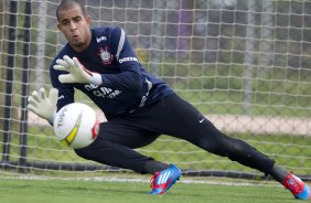 Danilo Fernandes durante o treino desta manh no CT Joaquim Grava, no Parque Ecolgico do Tiete. O prximo jogo da equipe ser quarta-feira, dia 29/02, contra a Catanduvense, no estdio do Pacaembu, pela 11 rodada do Campeonato Paulista 2012