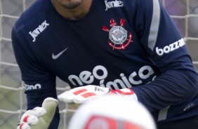 Danilo Fernandes durante o treino desta manh no CT Joaquim Grava, no Parque Ecolgico do Tiete. O prximo jogo da equipe ser quarta-feira, dia 29/02, contra a Catanduvense, no estdio do Pacaembu, pela 11 rodada do Campeonato Paulista 2012