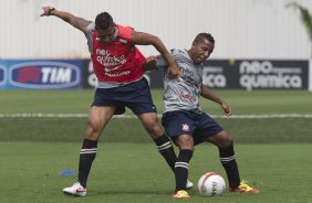 Ralf e Vitor Jr durante o treino desta manh no CT Joaquim Grava, no Parque Ecolgico do Tiete. O prximo jogo da equipe ser quarta-feira, dia 29/02, contra a Catanduvense, no estdio do Pacaembu, pela 11 rodada do Campeonato Paulista 2012