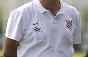 Tite durante o treino desta manh no CT Joaquim Grava, no Parque Ecolgico do Tiete. O prximo jogo da equipe ser quarta-feira, dia 29/02, contra a Catanduvense, no estdio do Pacaembu, pela 11 rodada do Campeonato Paulista 2012