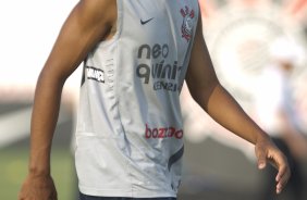 Antnio Carlos, zagueiro, durante treino desta tarde no CT Joaquim Grava, no Parque Ecolgico do Tiete. O prximo jogo da equipe ser amanh, sbado, dia 10/03, contra o Guarani/SP, pela 13 rodada do Campeonato Paulista 2012
