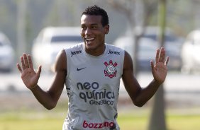 Edenilson durante treino desta tarde no CT Joaquim Grava, no Parque Ecolgico do Tiete. O prximo jogo da equipe ser amanh, sbado, dia 10/03, contra o Guarani/SP, pela 13 rodada do Campeonato Paulista 2012