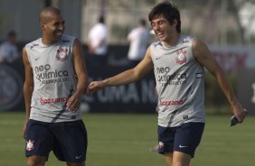 Emerson e Willian durante treino desta tarde no CT Joaquim Grava, no Parque Ecolgico do Tiete. O prximo jogo da equipe ser amanh, sbado, dia 10/03, contra o Guarani/SP, pela 13 rodada do Campeonato Paulista 2012