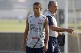 Marquinhos e Tite durante treino desta tarde no CT Joaquim Grava, no Parque Ecolgico do Tiete. O prximo jogo da equipe ser amanh, sbado, dia 10/03, contra o Guarani/SP, pela 13 rodada do Campeonato Paulista 2012