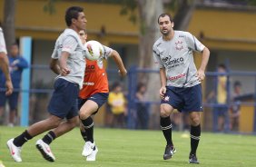 Paulinho, Alex e Danilo durante o treino desta tarde no CT do Amrica, da Cidade do Mxico. O prximo jogo da equipe ser quarta-feira, dia 14/03, contra o Cruz Azul, do Mxico, pela 3 rodada da Copa Libertadores de Amrica 2012