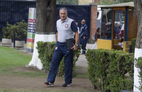 Tite durante o treino desta tarde no CT do Amrica, da Cidade do Mxico. O prximo jogo da equipe ser quarta-feira, dia 14/03, contra o Cruz Azul, do Mxico, pela 3 rodada da Copa Libertadores de Amrica 2012