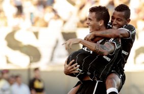 Ramon do Corinthians comemora aps marca gol contra a equipe do Comercial durante partida vlida pelo Campeonato Paulista realizado no estdio Palma Travassos. Ribeiro Preto/SP, Brasil