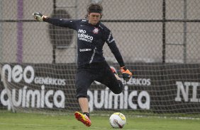Goleiro Cassio que entra amanh no time titular durante treino desta tarde no CT Joaquim Grava, localizado no Parque Ecolgico do Tiete. O prximo jogo da equipe ser amanh, quarta-feira, dia 28/03, contra XV de Piracicaba, no Pacaembu, vlido pela 16 rodada do Campeonato Paulista 2012
